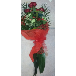 fascio di rose con decori